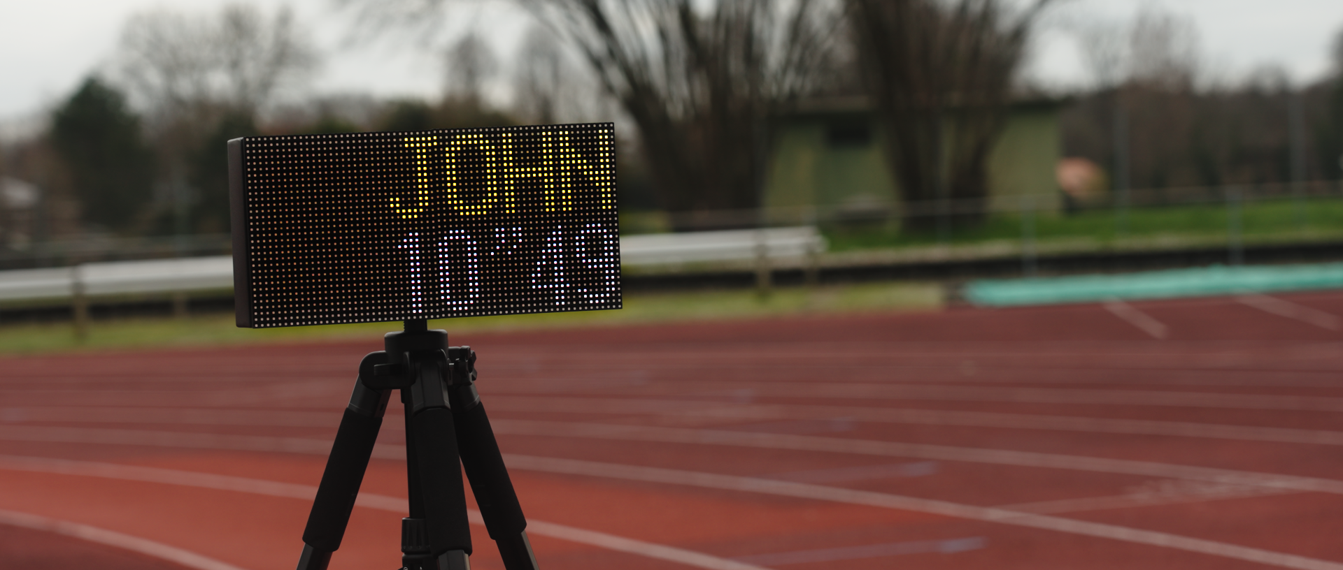 Freelap Canada LED Display – real-time visual feedback device showing sprint timing results during track and field training.